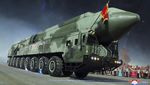 Jumawa Kim Jong Un Pamer Rudal Nuklir-Drone Tempur ke Menhan Rusia