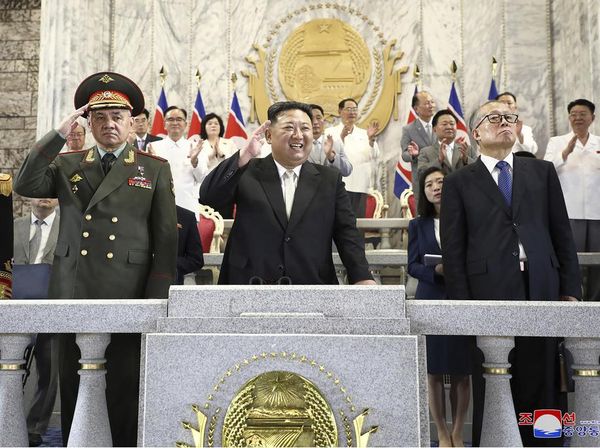 Jumawa Kim Jong Un Pamer Rudal Nuklir-Drone Tempur ke Menhan Rusia