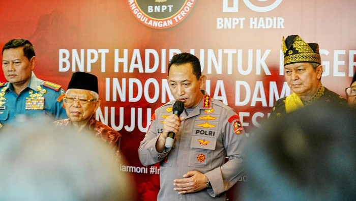 Kapolri Jenderal Listyo Sigit Prabowo usai menghadiri BNPT Awards 2023 di Djakarta Theater, Jakarta Pusat, Jumat (28/7/2023).