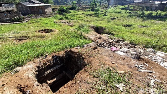 Lubang bekas galian tambang emas di Desa Pancurendang, Kecamatan Ajibarang, Banyumas.