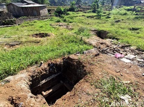Lubang bekas galian tambang emas di Desa Pancurendang, Kecamatan Ajibarang, Banyumas.