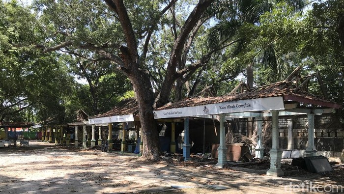 Melihat Taman Pantai Kartini di Rembang yang Kini Merana