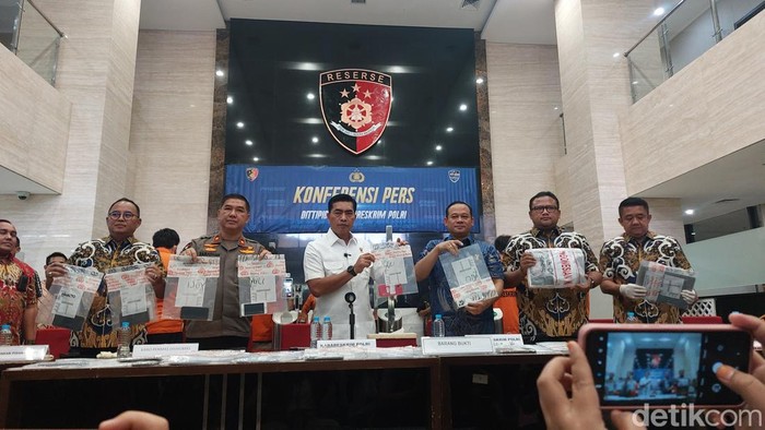 Konpers Pengungkapan Kasus IMEI Ilegal