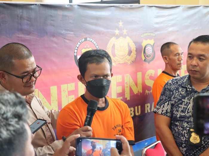 Pria bernama Sujoni alias Joni (36) di Kubu Raya, Kalimantan Barat (Kalbar) tega menganiaya istrinya bernama Sri Oktaviana (35) hingga tewas.