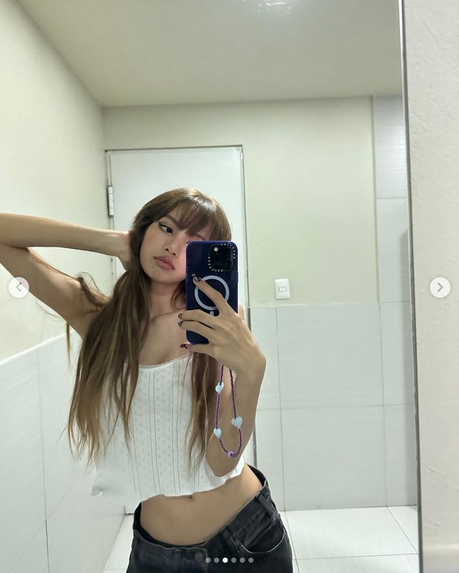 Meskipun tak melakukan diet ketat, Lisa BLACKPINK meminum jus detoks setiap hari. Itulah rahasia tubuh rampingnya.Foto: dok. Instagram @lalalalisa_m