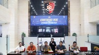 Karo Penmas Polri Brigjen Ahmad Ramadhan menggelar konferensi pers di Mabes Polri Jakarta, Jumat (28/7/2023). Jumpa pers itu terkait kasus polisi tembak polisi yang menewaskan Bripda IDF atau ID di Bogor, Jawa Barat.  
