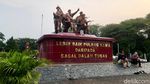 Menikmati Suasana Sore di Taman Cijantung