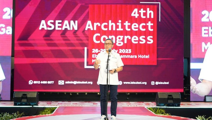 Menteri Perdagangan Zulkifli Hasan (Zulhas) menghadiri Kongres Arsitek ke-4 ASEAN yang diselenggarakan Ikatan Arsitektur  Indonesia, Kamis  (27/7) di Makassar.