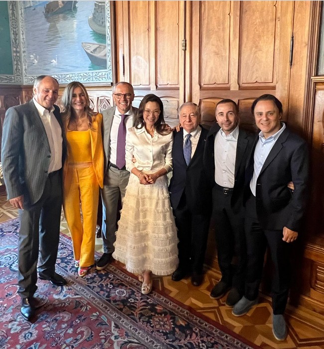 Michelle Yeoh dan Jean Todt meresmikan hubungan sebagai suami-istri di Jenewa, Swiss, pada Kamis (27/7/2023). Foto: Instagram/@michelleyeoh_official