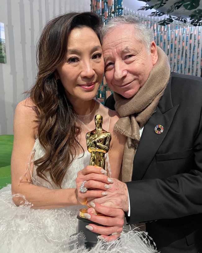 Jean Todt melamar aktris peraih Piala Oscar itu pada 26 Juli 2004. Sebulan setelah keduanya berkenalan pada 4 Juni 2004. Foto: Instagram/@michelleyeoh_official