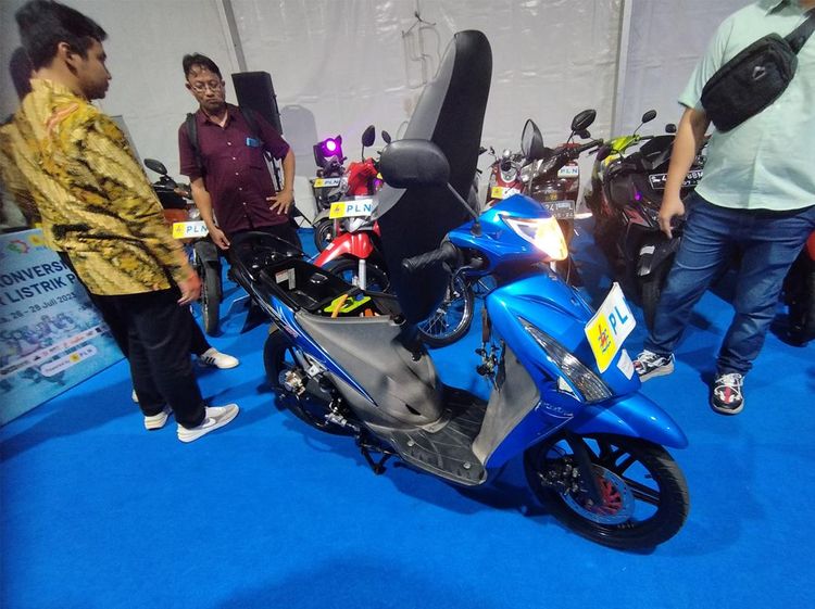 Motor BBM Disulap Jadi Motor Listrik, Ini Hasilnya