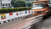 Pembuatan mural tersebut juga dalam rangka perawatan fasilitas milik Pemprov DKI Jakarta.  