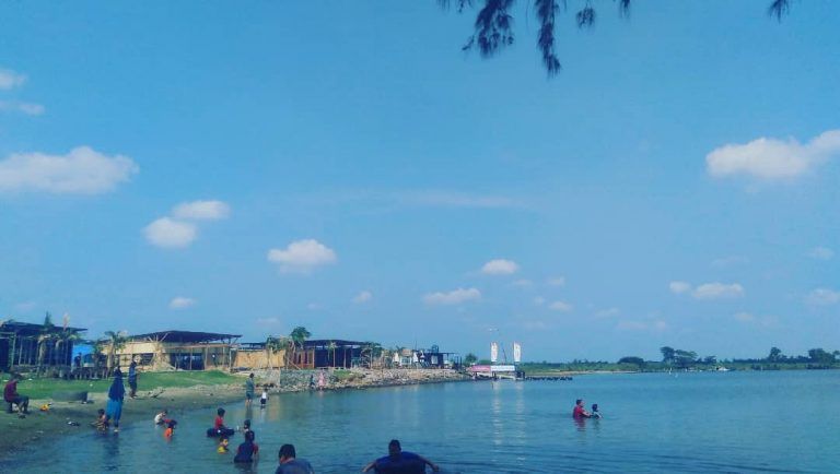 Pantai Marina Semarang.