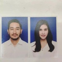 Rumah tangga pasangan artis Syahnaz dan Jeje Govinda sempat diterpa isu perselingkuhan. Ini pas foto Syahnaz dan Jeje di buku nikah. Keduanya tampil formal dengan kemeja putih. Foto: Instagram