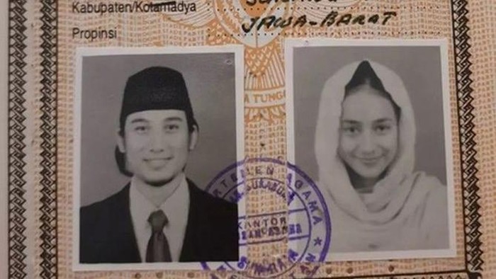 Pas foto Artis di Buku Nikah Pas foto Artis di Buku Nikah