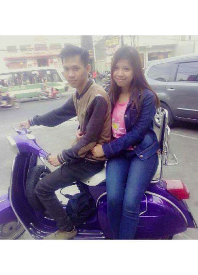 Hingga dia berkenalan dengan seorang pria yang juga bekerja di Indomaret. Keduanya menemukan kecocokan dan memutuskan menikah hingga membangun mimpi bersama. Kia juga menjelaskan jika Bari, suaminya sekarang saat itu juga menjalani kehidupan yang tak mudah. Dan pramusaji itu Bari dia ibunya penjahit dan bapaknya ojek pangkalan. Hidupnya pun sama tak mudah. Dari kecil sudah pernah menjadi pemulung dan terpisah dari orang tuanya, jelasnya. Foto: Instagram.