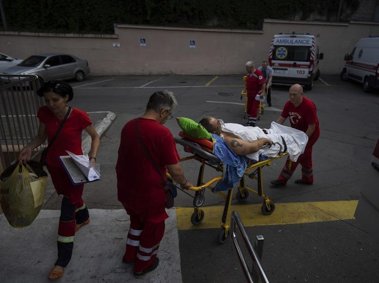 Potret Sibuknya Rumah Sakit Perang di Ukraina