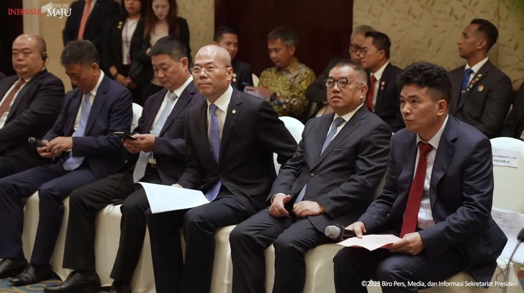 Presiden Jokowi Terima Para Pengusaha Tiongkok, Chengdu, 28 Juli 2023. (Tangkapan Layar Youtube Sekretariat Presiden)