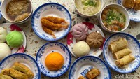Menu lainnya yang tak kalah favorit ada  siomay udang jamur, pangsit kaviar, lumpia kulit tahu, pao telur asin, hingga cakwe udang ayam. Foto: detikFood