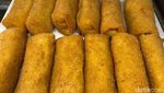 Sarapan Risoles dan Roti Sobek Cokelat di Bakery Legendaris Sejak 1970-an