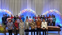 President Min On Concert Association Kazuto Ito juga mengapresiasi penampilan tim Angklung SRIT dan berharap kedepannya siswa-siswi ini bisa kembali tampil di Min On Culture Center yang telah didirikan sejak tahun 1963. Min On telah mengundang ribuan musisi dan artis pertunjukan lebih dari 100 negara termasuk Indonesia untuk tampil di Jepang. Foto: KBRI Tokyo