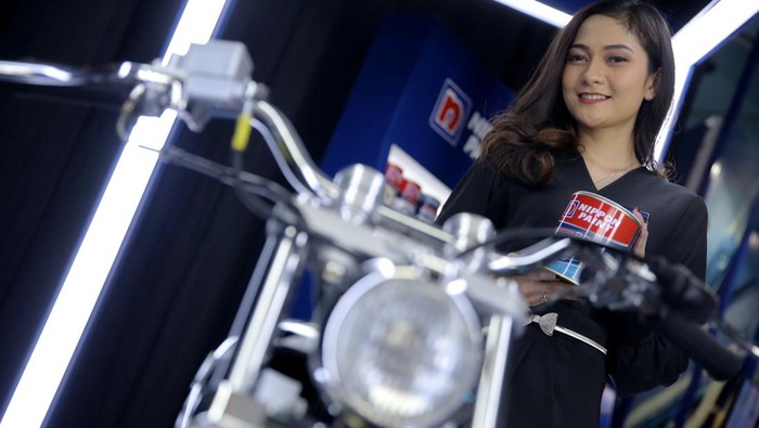 Solusi Lengkap Menjawab Kebutuhan Industri Karoseri Menjadi bagian dalam perjalanan kemajuan industri otomotif di Indonesa selama 54 tahun, Nippon Paint terus berinovasi baik produk dan layanannya.