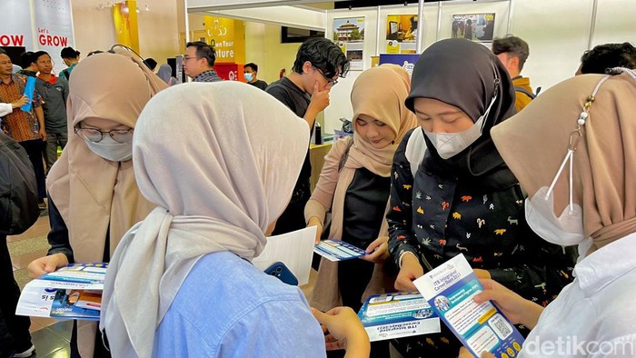 Suasana di Bursa Kerja ITB.