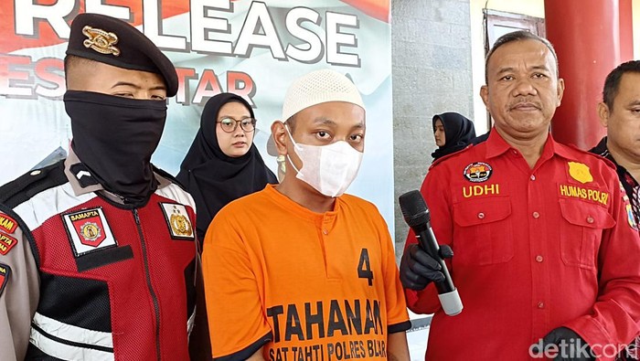 Tersangka pengoplos obat pertanian di Blitar
