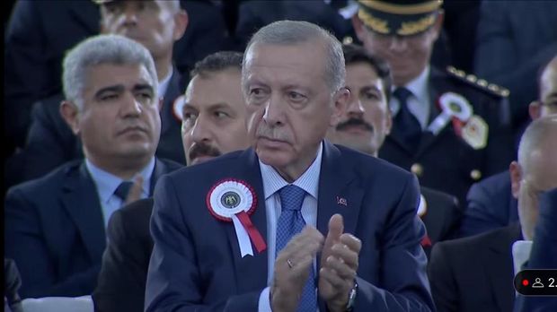 Polwan ini jadi lulusan terbaik Akademi Kepolisian Turki
