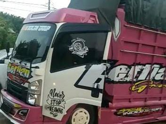 Truk bermuatan BBM olahan diamankan di Jalan Lintas Sumatera