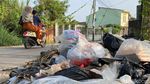 Penampakan Tumpukan Sampah di Jalan Rancasawo Bandung