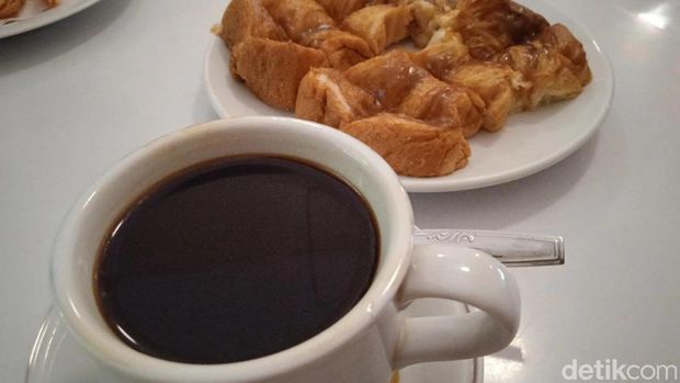 Warung Kopi Purnama Eksis Hampir 1 Abad, Warung Kopi Purnama Masih Dicintai Warga Bandung