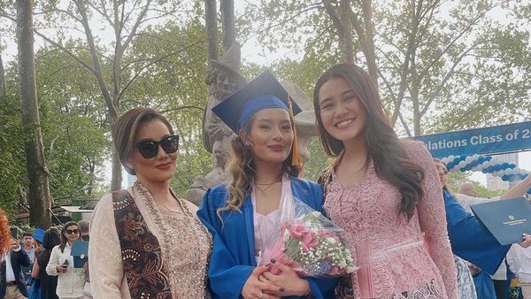 6 Artis Hadiri Wisuda Anak di Luar Negeri, Najwa Shihab Hingga Reza Artamevia