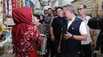 Zulhas Cek Harga Bahan Pokok di Pasar Santa