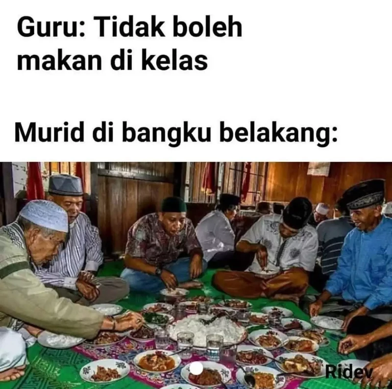 Masa sekolah adalah waktu yang paling banyak menyimpan kenangan. Nostalgia bareng yuk, lewat meme berikut.