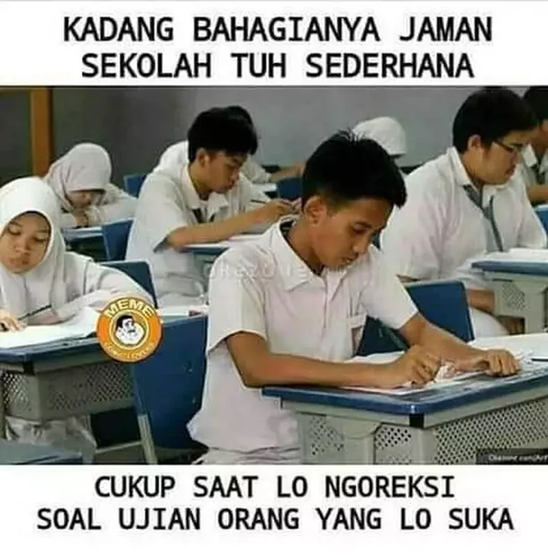 Masa sekolah adalah waktu yang paling banyak menyimpan kenangan. Nostalgia bareng yuk, lewat meme berikut.