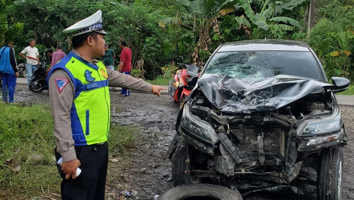 Adu Banteng Avanza Vs Motor Beat di Jalinsum Muara Enim, 1 Tewas