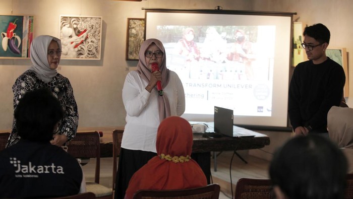 Alner Raih Penghargaan dari Program Akselerator Transform Alner, start-up solusi penyedia sistem guna ulang kemasan produk Fast Moving Consumer Goods meraih penghargaan dari Program Akselerator Transform.