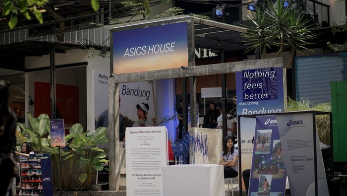 Asics House di Bandung menyambut Pocari Sweat Run 2023.
