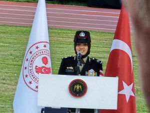 Kiprah Polwan Polda Jatim Briptu Nissa Jadi Lulusan Terbaik di Akpol Turki