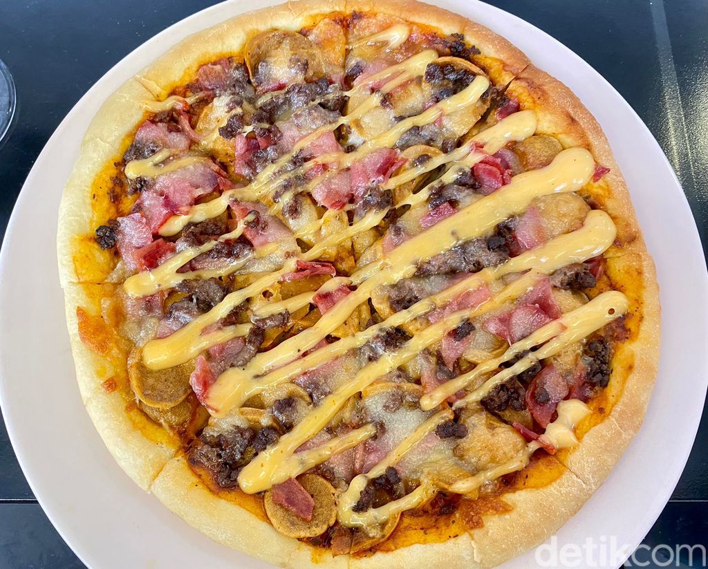 Chef Muto Ungkap Tips Bikin Pizza Meat Lovers Seenak Buatan Restoran