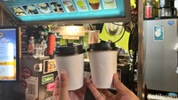 Kedai kopi yang dimiliki oleh pria bernama Solihin itu menawarkan minuman Perfect Iced Coffee hingga Matcha Green Tea Mix. Harganya dibanderol Rp 13.500 an saja. Foto: Detikcom / Atiqa Rana