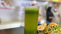 Kalau mau yang sehat, bisa coba resep nanas dan sawi hijau ala chef Muto. Diproses di juicer, membuatnya sangat cepat.