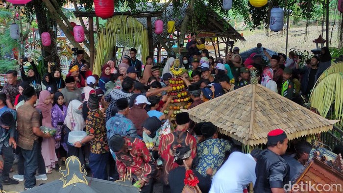 Festival 1001 tumpeng