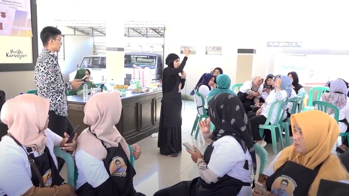 Gerbong Pecinta Sandi Uno gelar pelatihan membuat sabun cuci piring di Pemalang, Jateng.