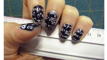 Contekan di balik kursi depan. Ini sih gampang ketahuan. Foto: istimewa