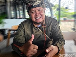 Kisah Kepala Desa di Sukabumi yang Rumahnya Dirobohkan Warga