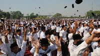 Pemecahan tiga rekor MURI sekaligus yakni Pagelaran Seni Rodat Ishari terbanyak yang diikuti 37.816 orang peserta, Pelajar Terbanyak Mengenakan Sarung dan Songkok dengan peserta 37.816 orang serta Sholawat Tibbil Qulub oleh Pelajar Terbanyak sejumlah 100.113 orang peserta dilakukan dalam rangka memperingati rangkaian Hari Jadi ke-113 Pemerintah Kabupaten Jombang.