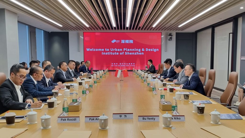 Pertemuan Kepala Otorita Ibu Kota Nusantara (OIKN)  dengan Walikota Shenzhen Qin Weizhong untuk menjajaki kerja sama konkret yang disepakati antara Pemerintah Indonesia dan Republik Rakyat Tiongkok (RRT). (Dok.Badan Otorita IKN)