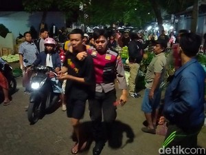 Pesilat Kabur dari Kejaran Polisi, Nyamar Beli Sayur di Pasar Surabaya
